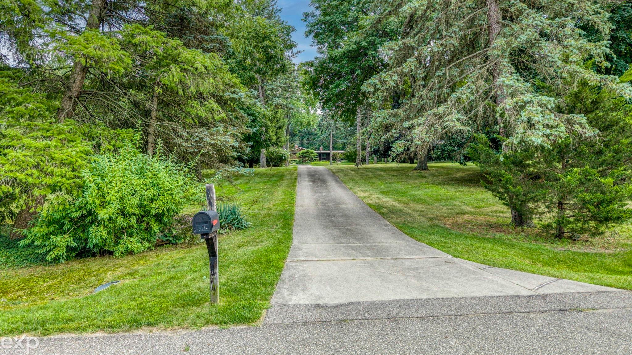 5280 Brookside Dr Drive