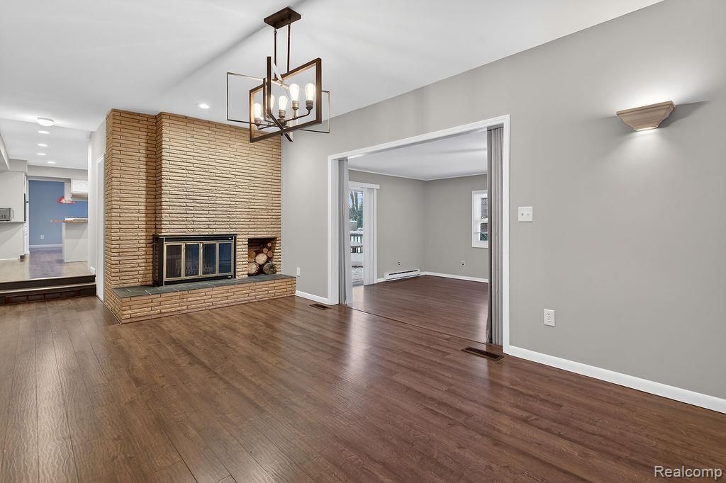 Rochester Hills, Michigan 48309, United States, 3 Bedrooms Bedrooms, ,3 BathroomsBathrooms,Residential,Active,255288