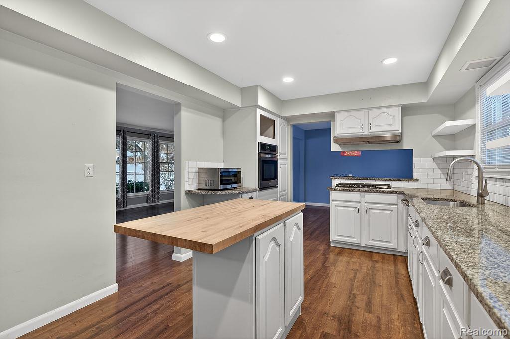 Rochester Hills, Michigan 48309, United States, 3 Bedrooms Bedrooms, ,3 BathroomsBathrooms,Residential,Active,255288