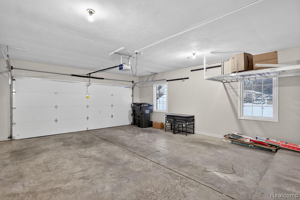 Rochester Hills, Michigan 48309, United States, 3 Bedrooms Bedrooms, ,3 BathroomsBathrooms,Residential,Active,255288