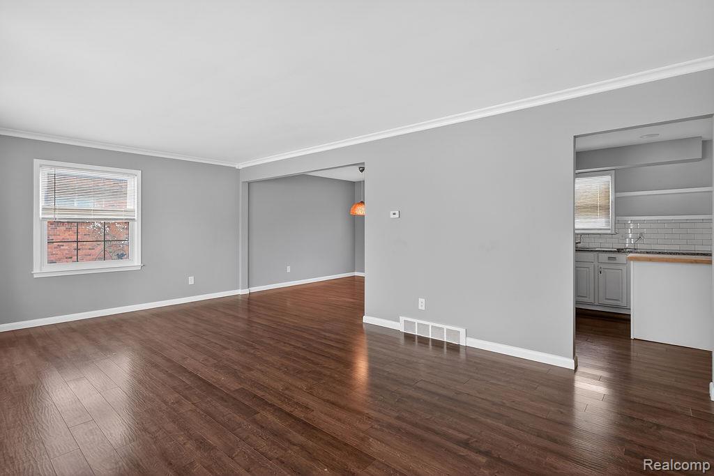 Rochester Hills, Michigan 48309, United States, 3 Bedrooms Bedrooms, ,3 BathroomsBathrooms,Residential,Active,255288