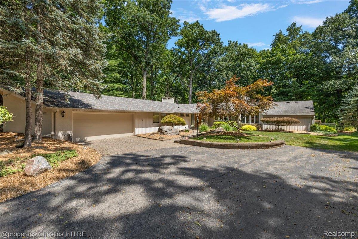 34448 Quaker Valley Road