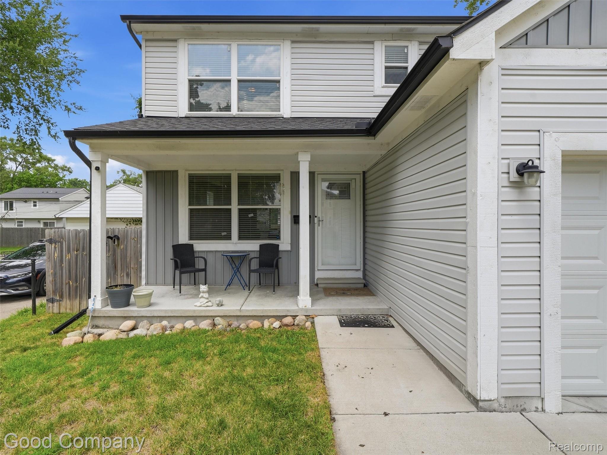 1243 E Milton Avenue