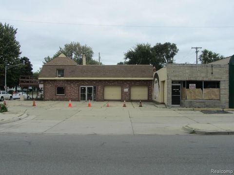 19240 KELLY Road Harper Woods City Wayne MI 48225