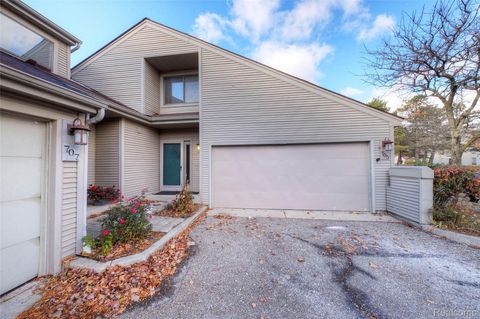 705 Preston Court Rochester Hills City MI 48307