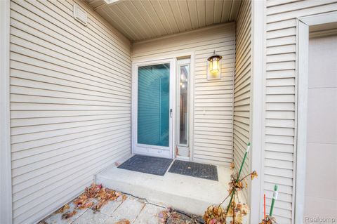 705 Preston Court Rochester Hills City MI 48307