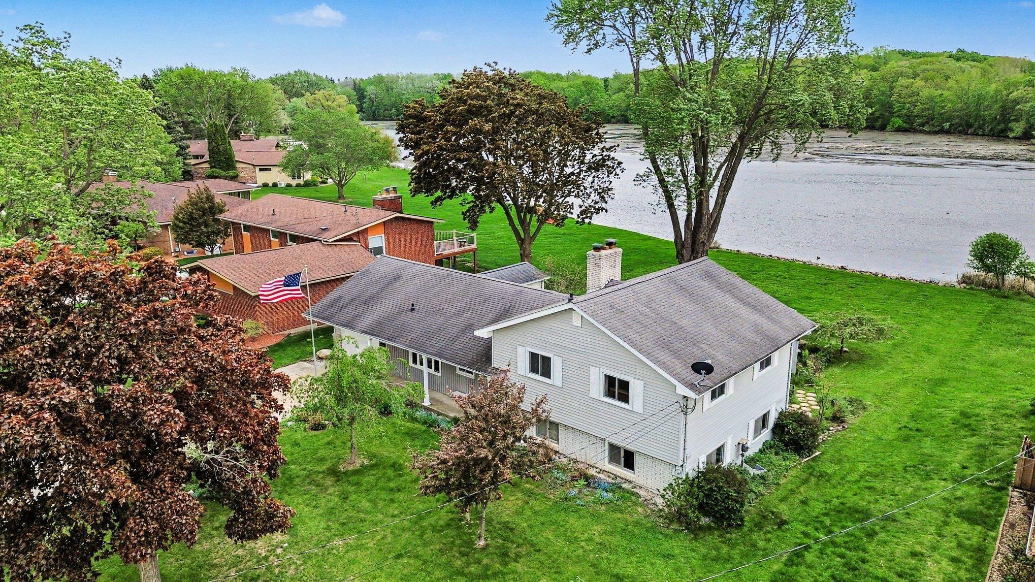 937 Riverview Drive
