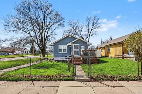 925 Kenilworth Avenue Pontiac City MI 48340