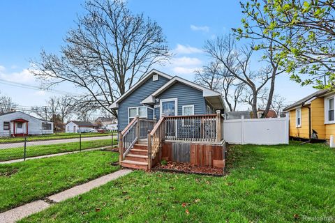 925 Kenilworth Avenue Pontiac City MI 48340