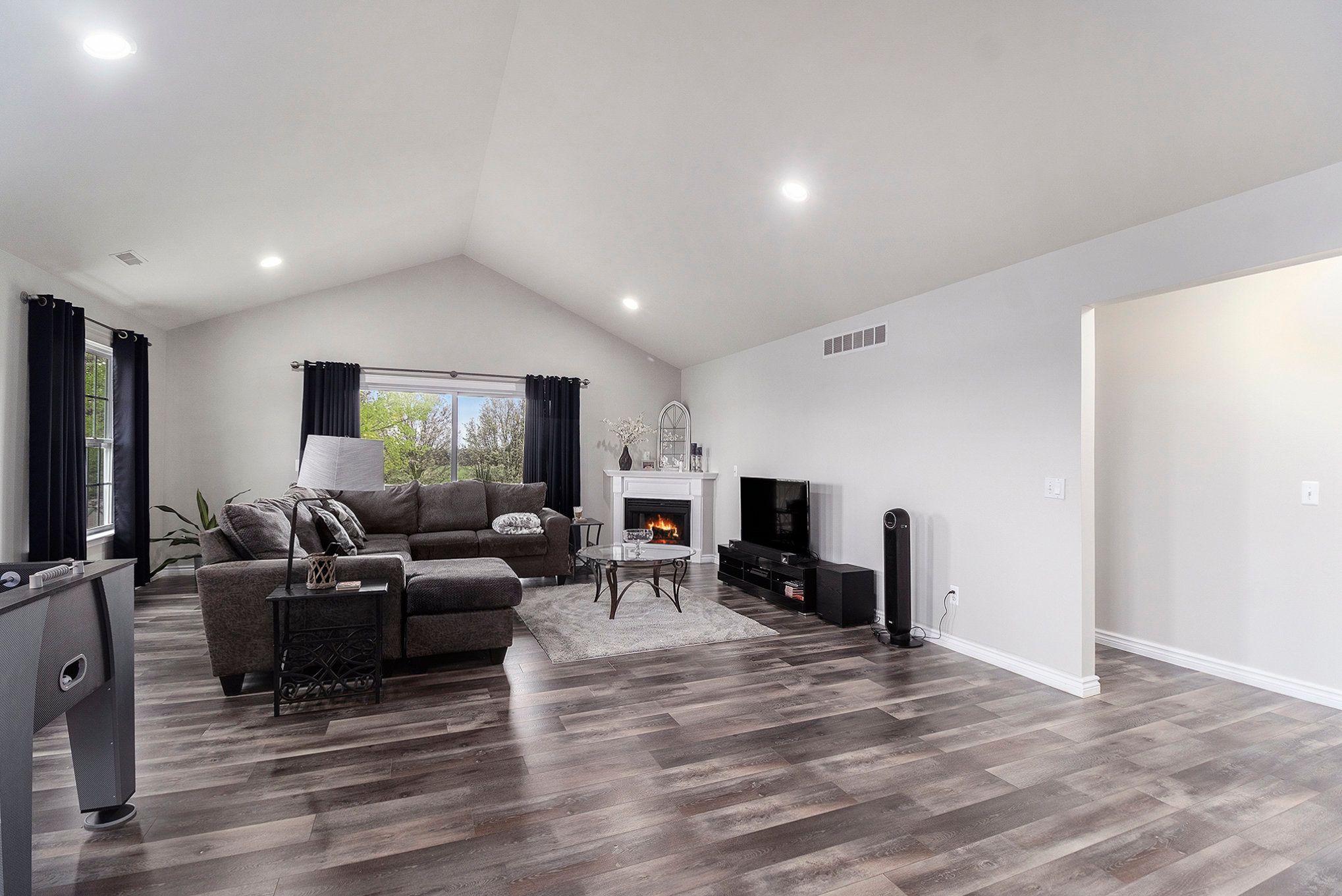 Macomb Township, Michigan 48044, United States, 2 Bedrooms Bedrooms, ,2 BathroomsBathrooms,Residential,Pending,124999