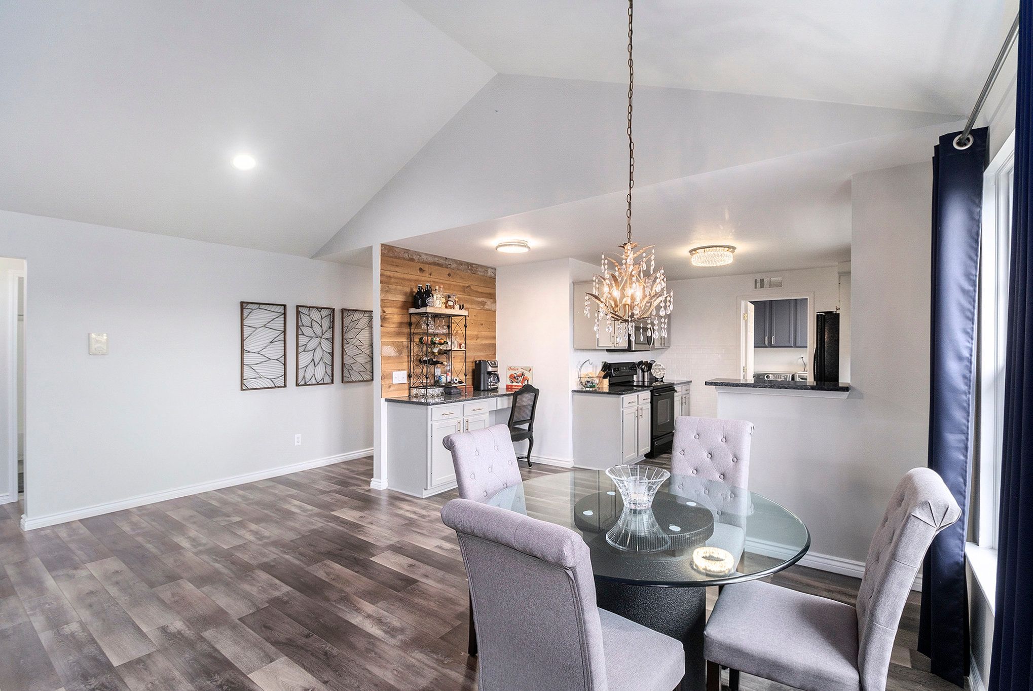 Macomb Township, Michigan 48044, United States, 2 Bedrooms Bedrooms, ,2 BathroomsBathrooms,Residential,Pending,124999