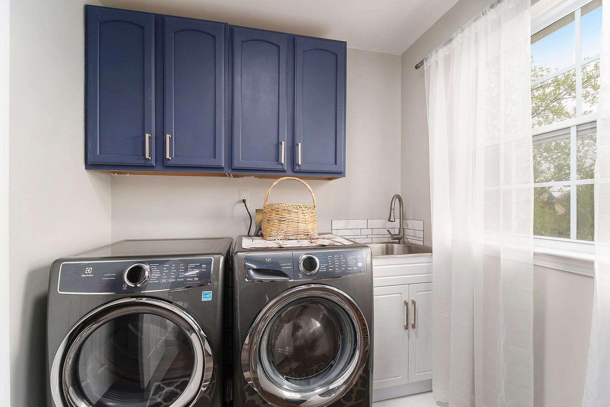 Macomb Township, Michigan 48044, United States, 2 Bedrooms Bedrooms, ,2 BathroomsBathrooms,Residential,Pending,124999