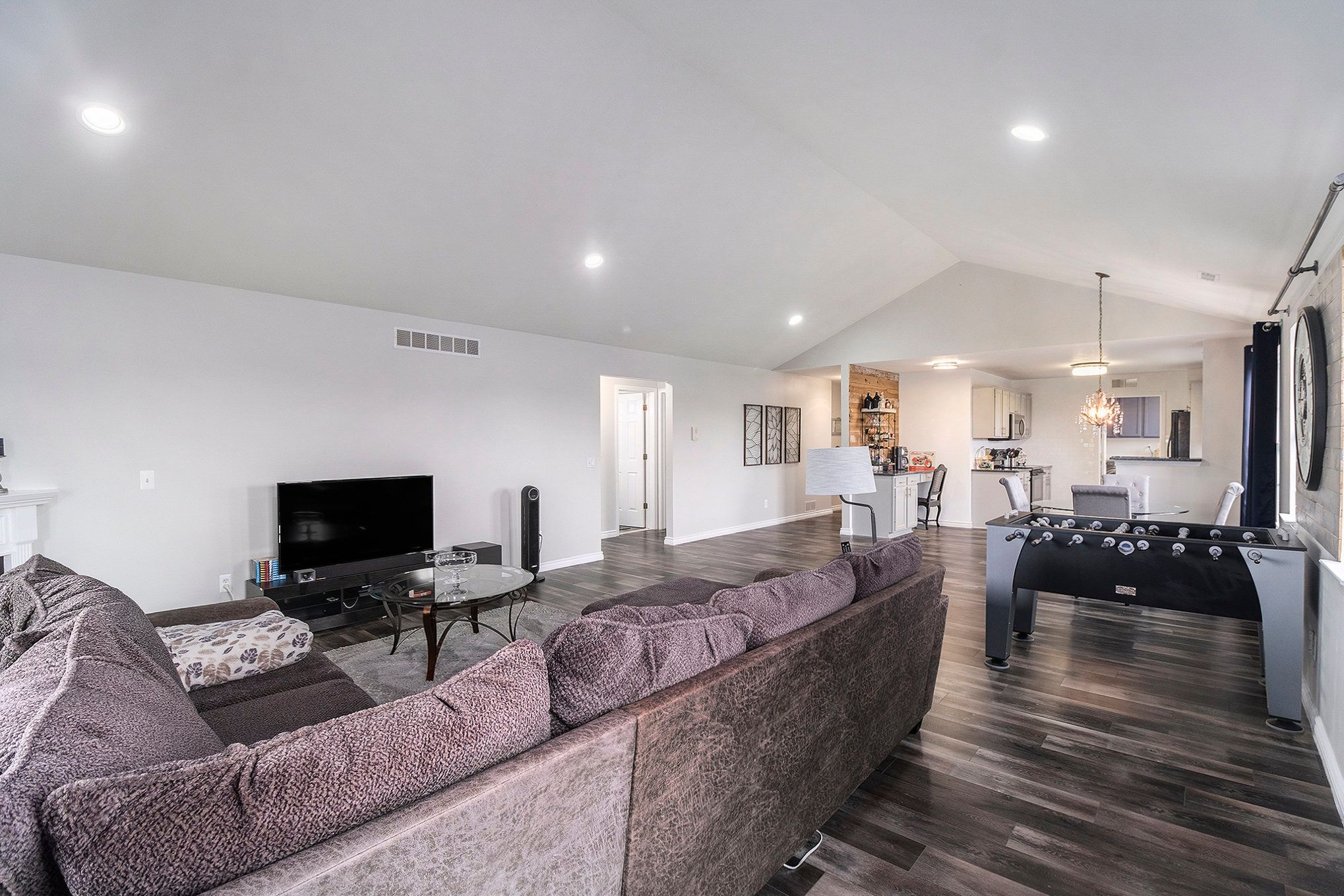 Macomb Township, Michigan 48044, United States, 2 Bedrooms Bedrooms, ,2 BathroomsBathrooms,Residential,Pending,124999