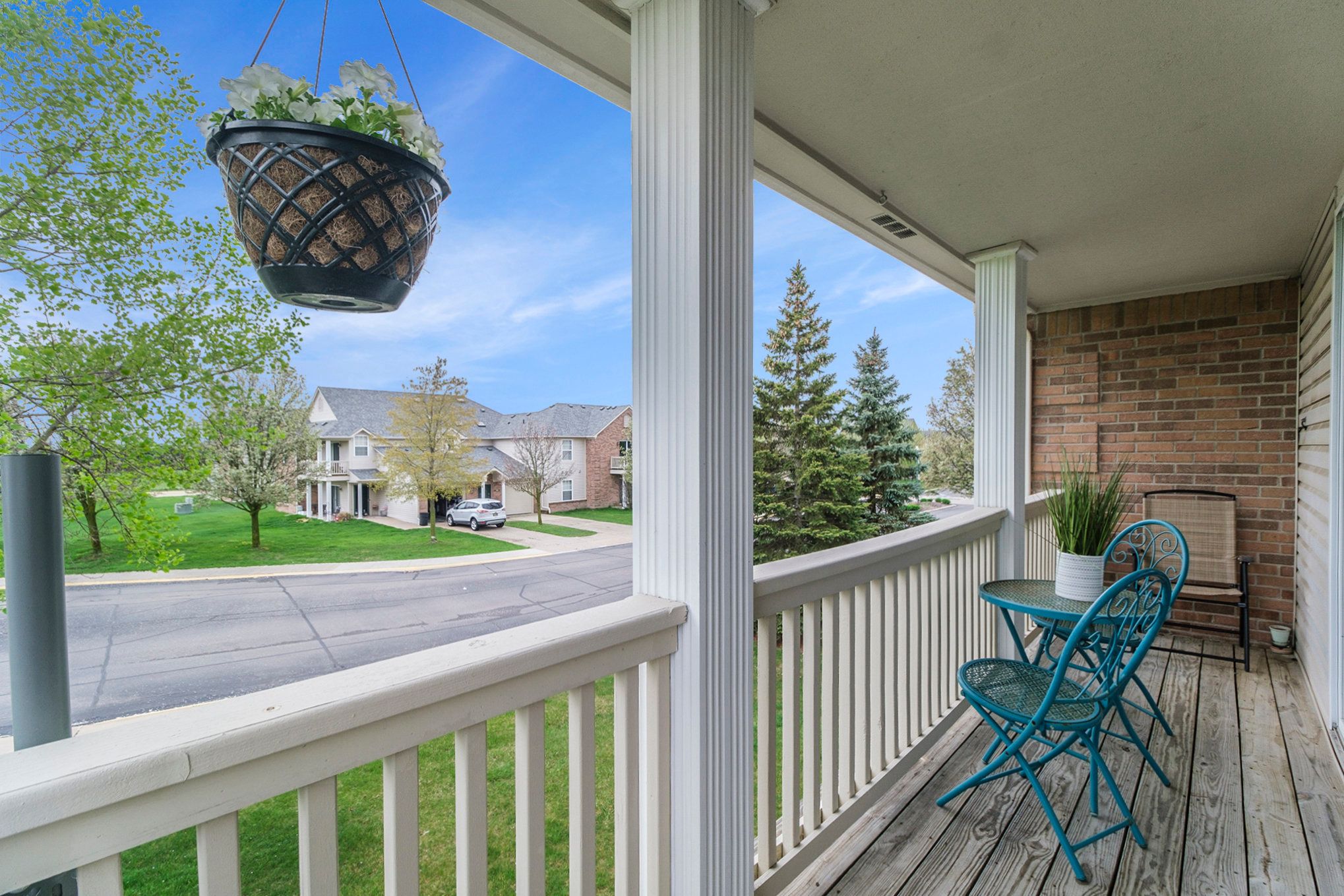 Macomb Township, Michigan 48044, United States, 2 Bedrooms Bedrooms, ,2 BathroomsBathrooms,Residential,Pending,124999