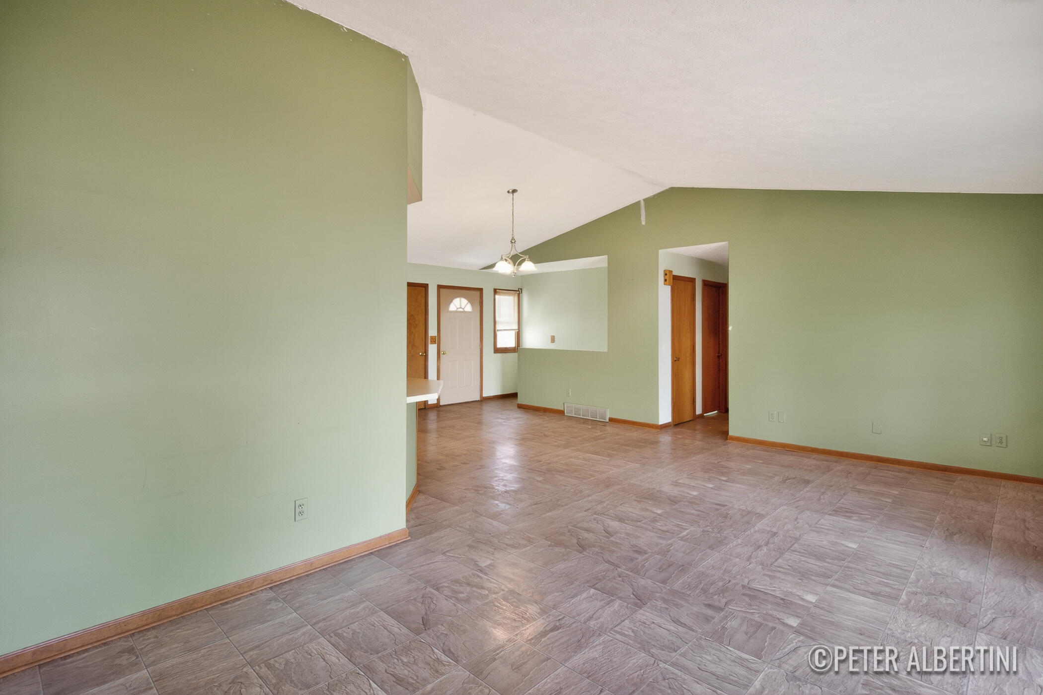 461 Macomb Avenue NW
