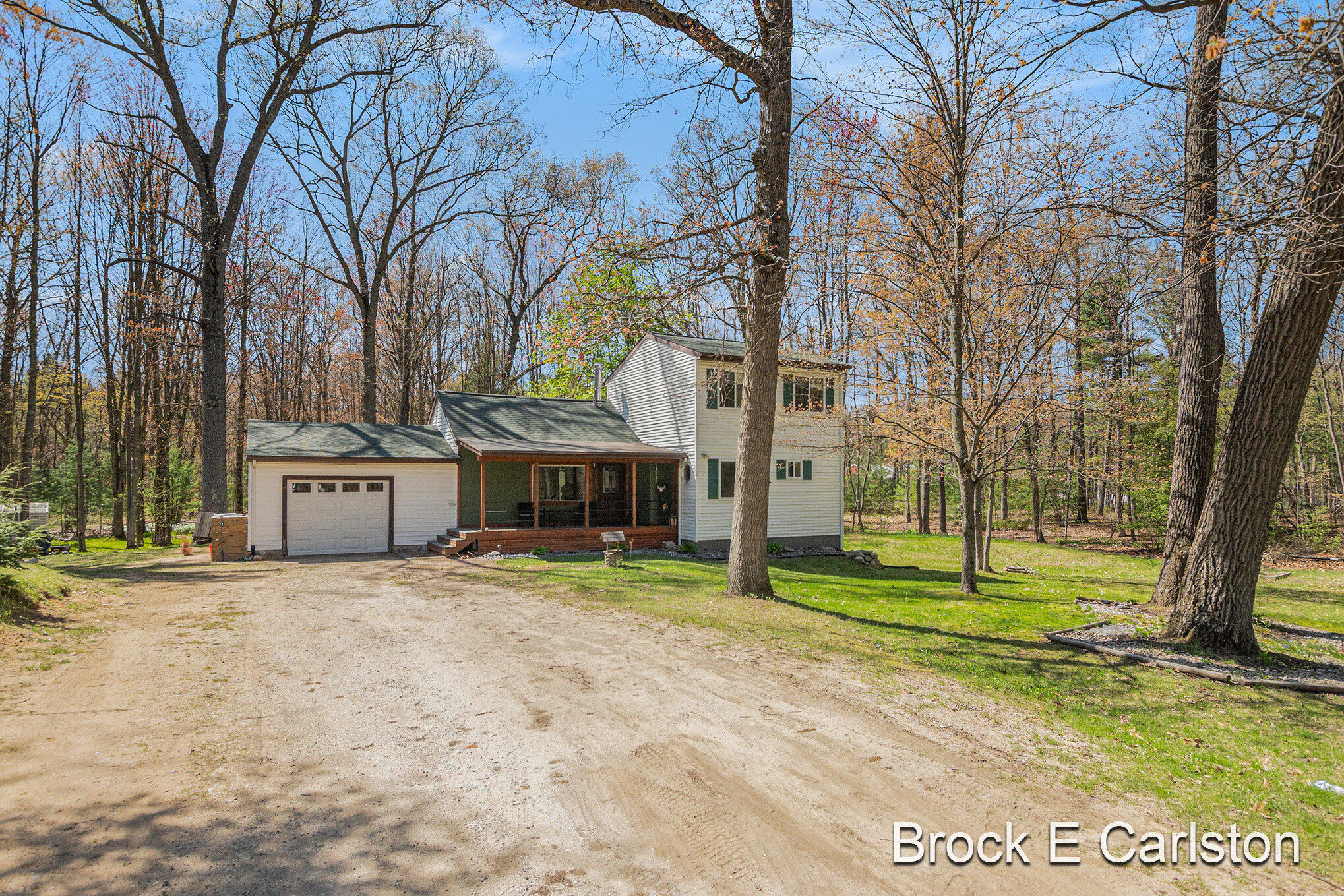 1695 Simonelli Road