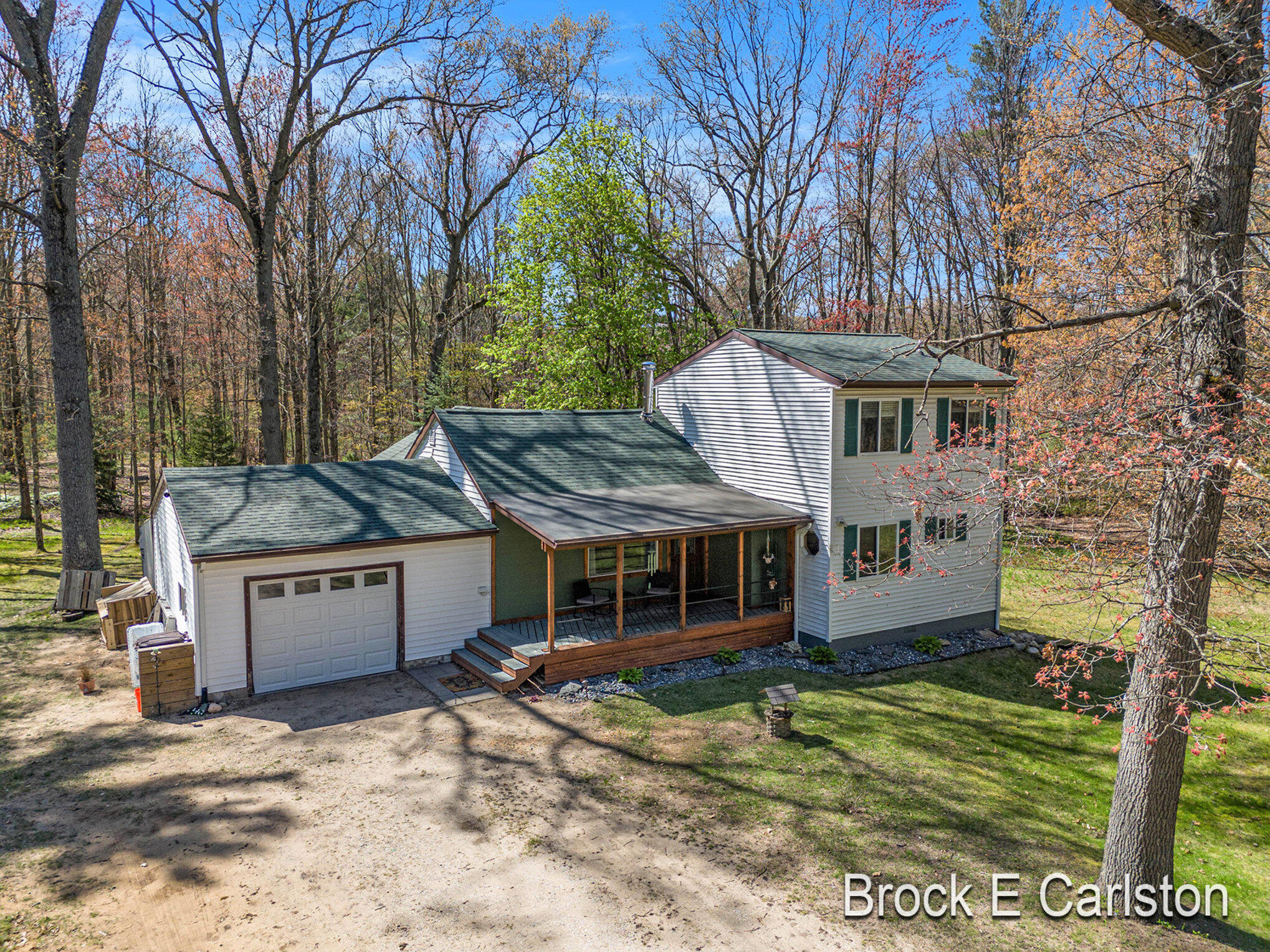 1695 Simonelli Road