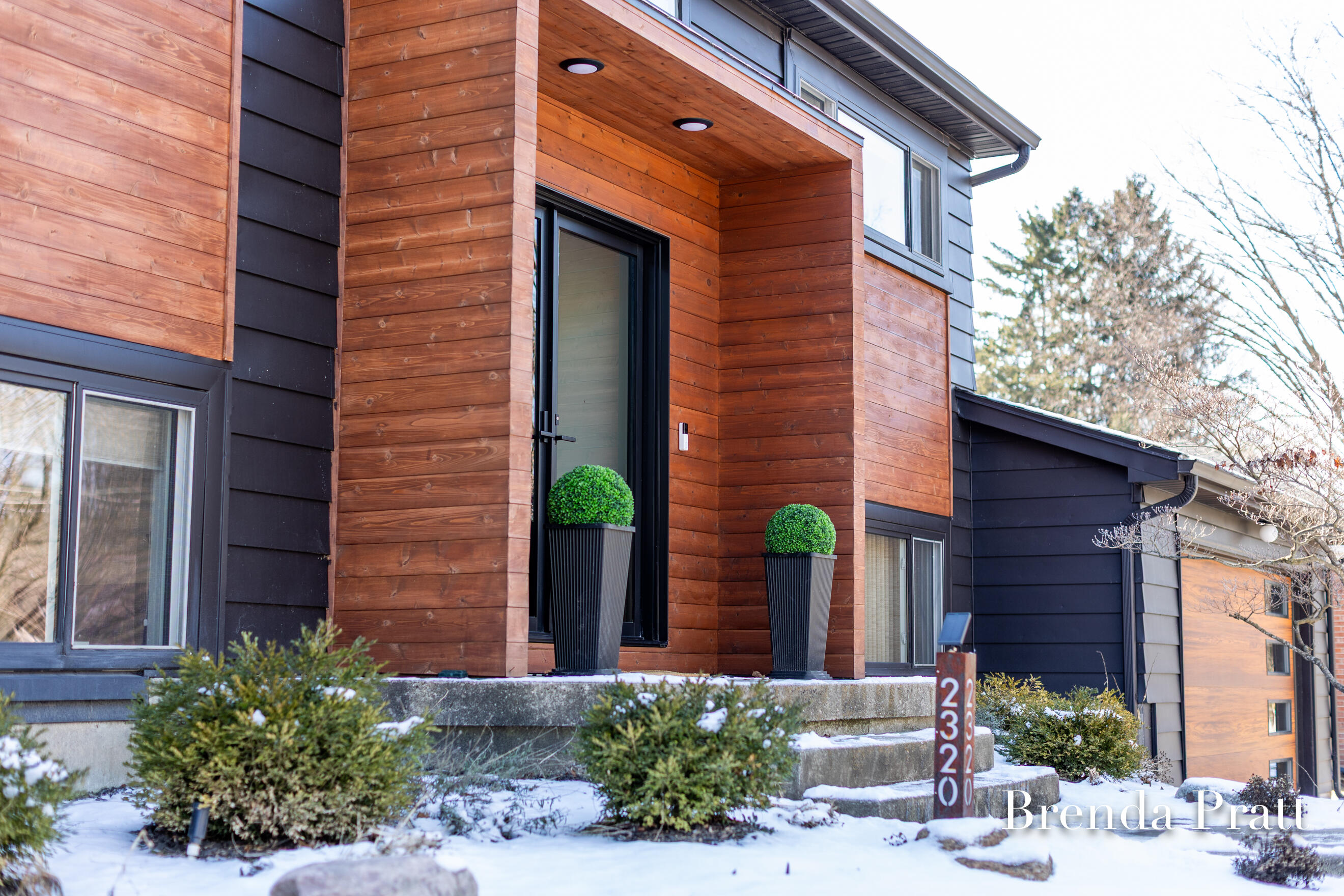 2320 Elmwood Drive SE