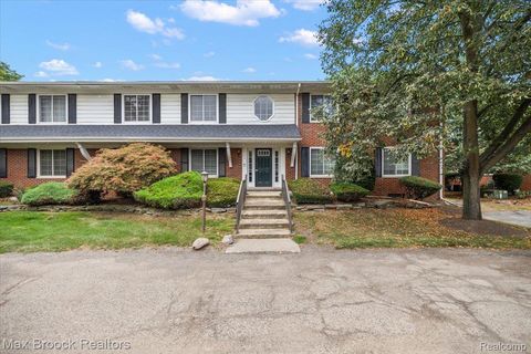 2449 Mulberry Square 31 Bloomfield Hills City MI 48302