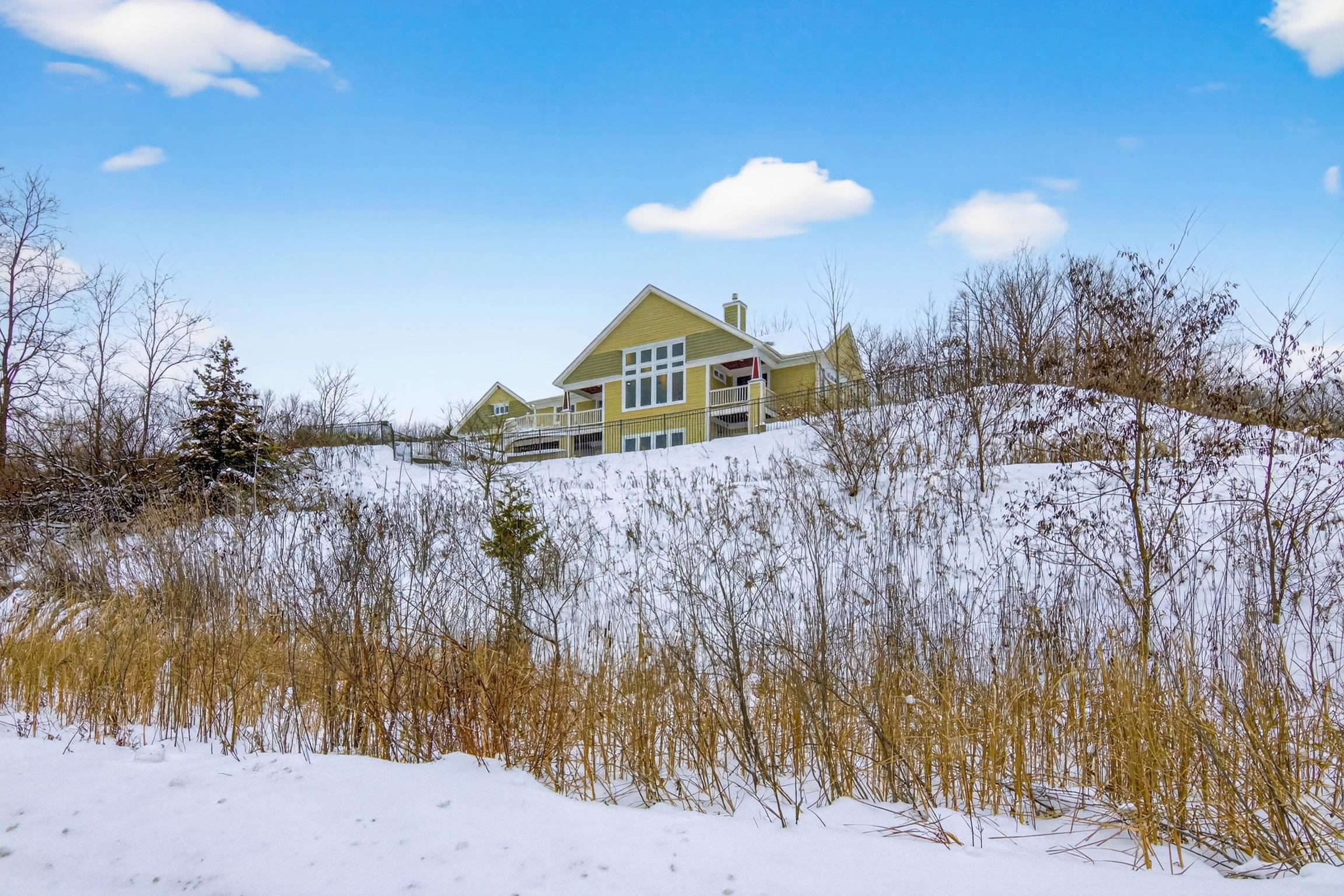 9400 E Creekside Trail