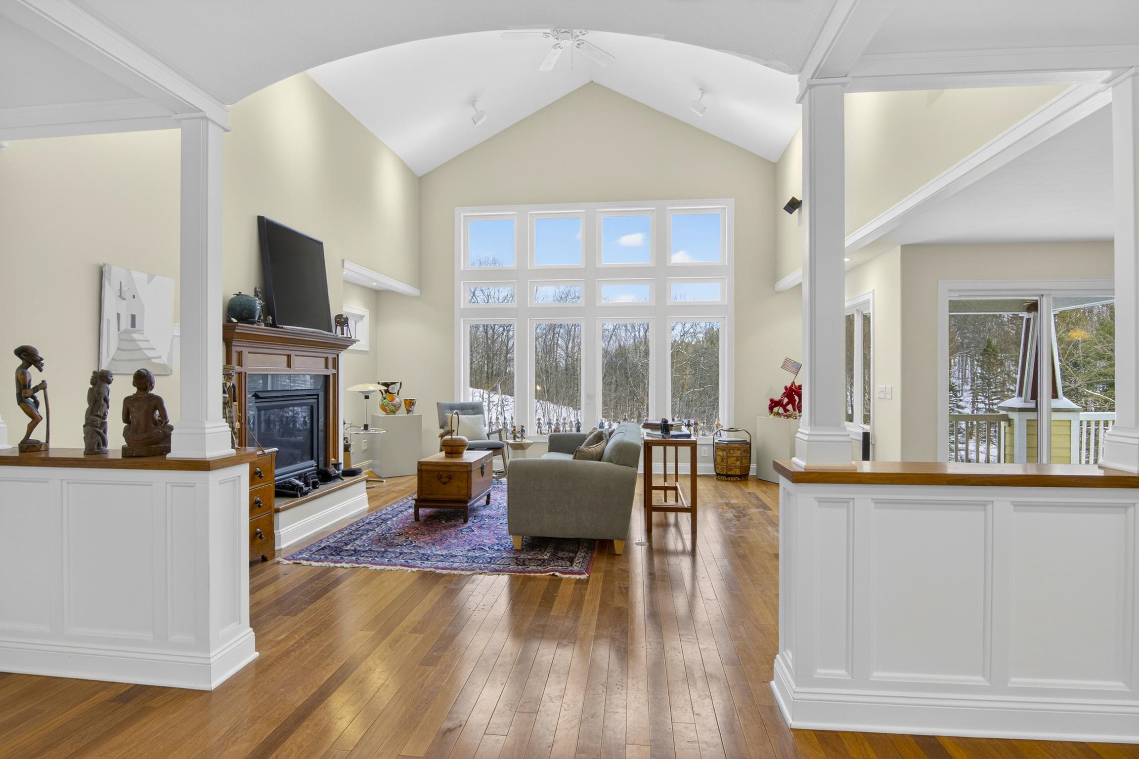 9400 E Creekside Trail