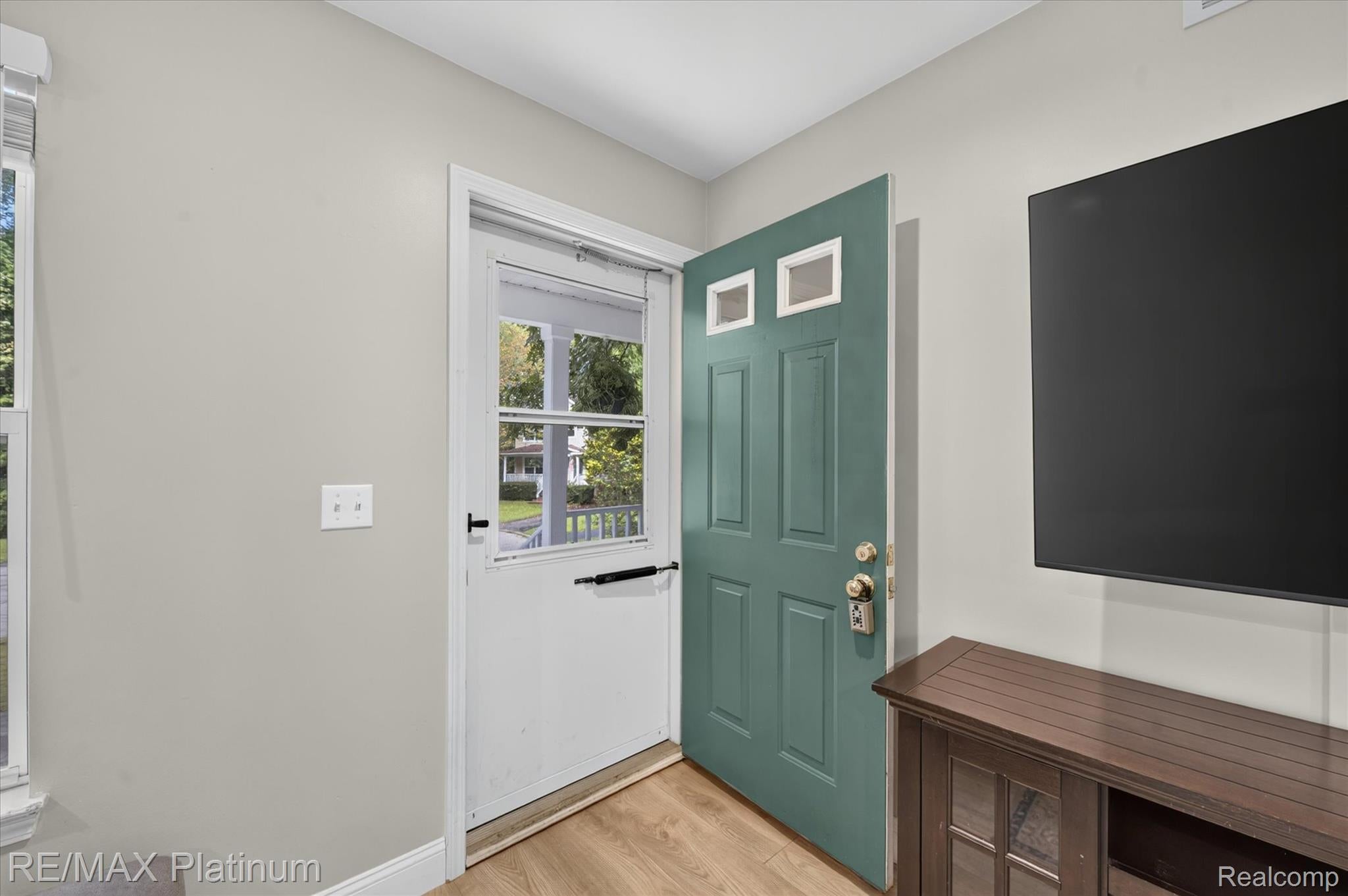 355 Springwell Lane