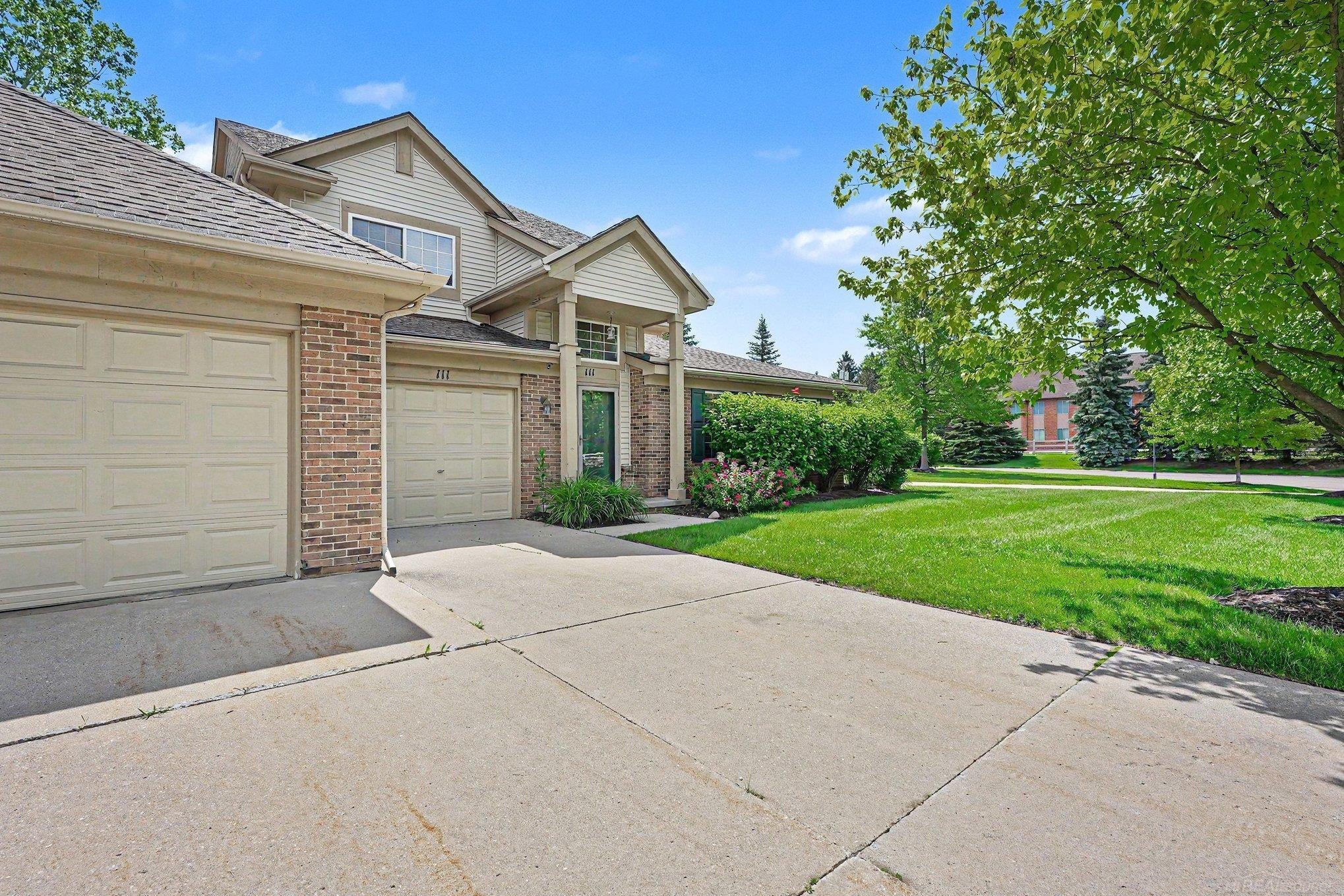 111 S Vista Drive