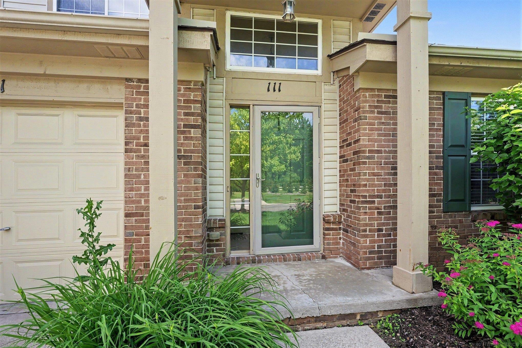 111 S Vista Drive