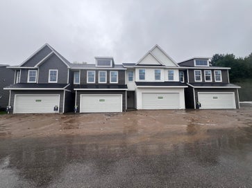 4898 Hidden River Avenue SW 63 Wyoming City MI 49418