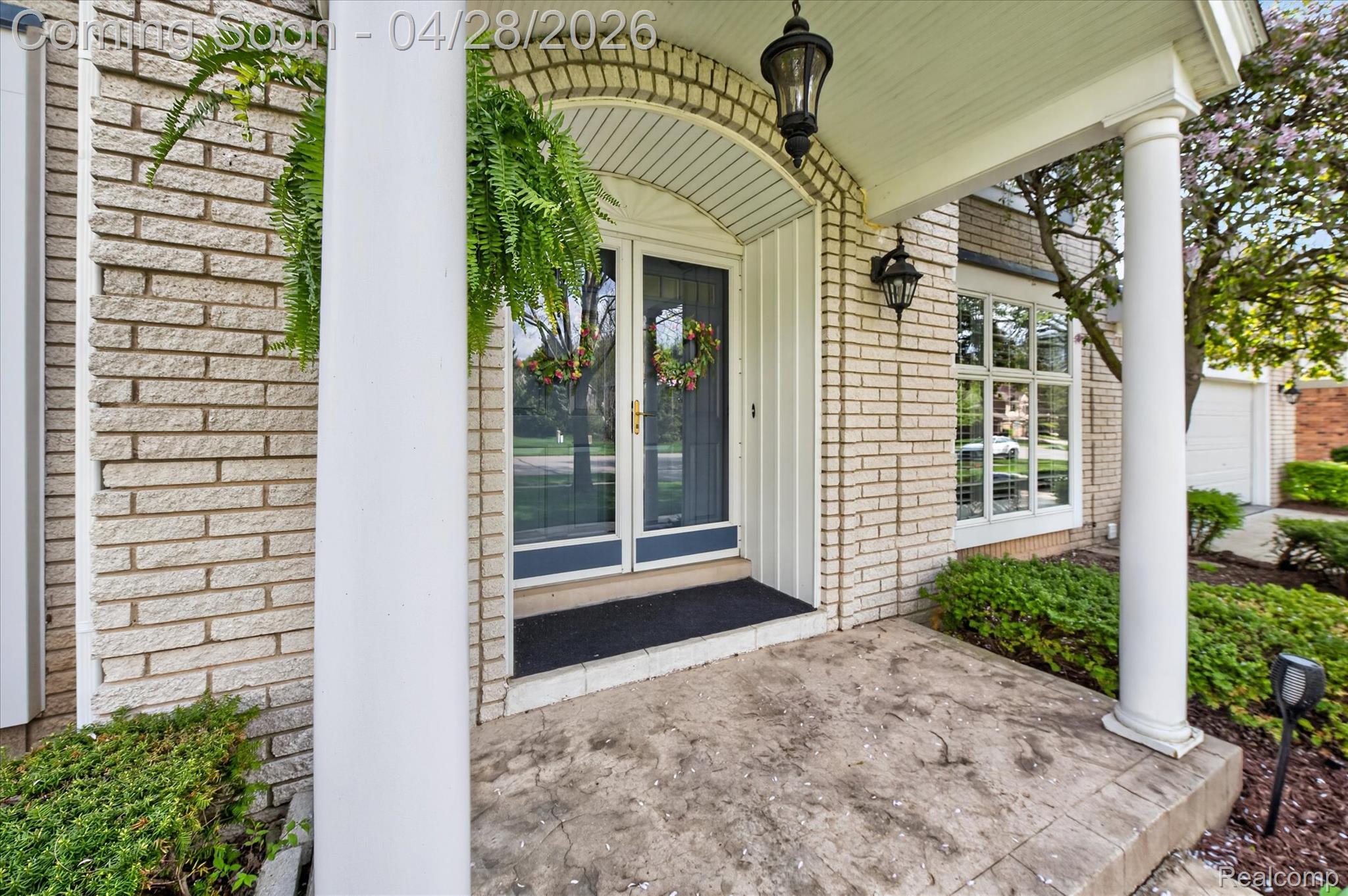 11042 Hillcrest Drive