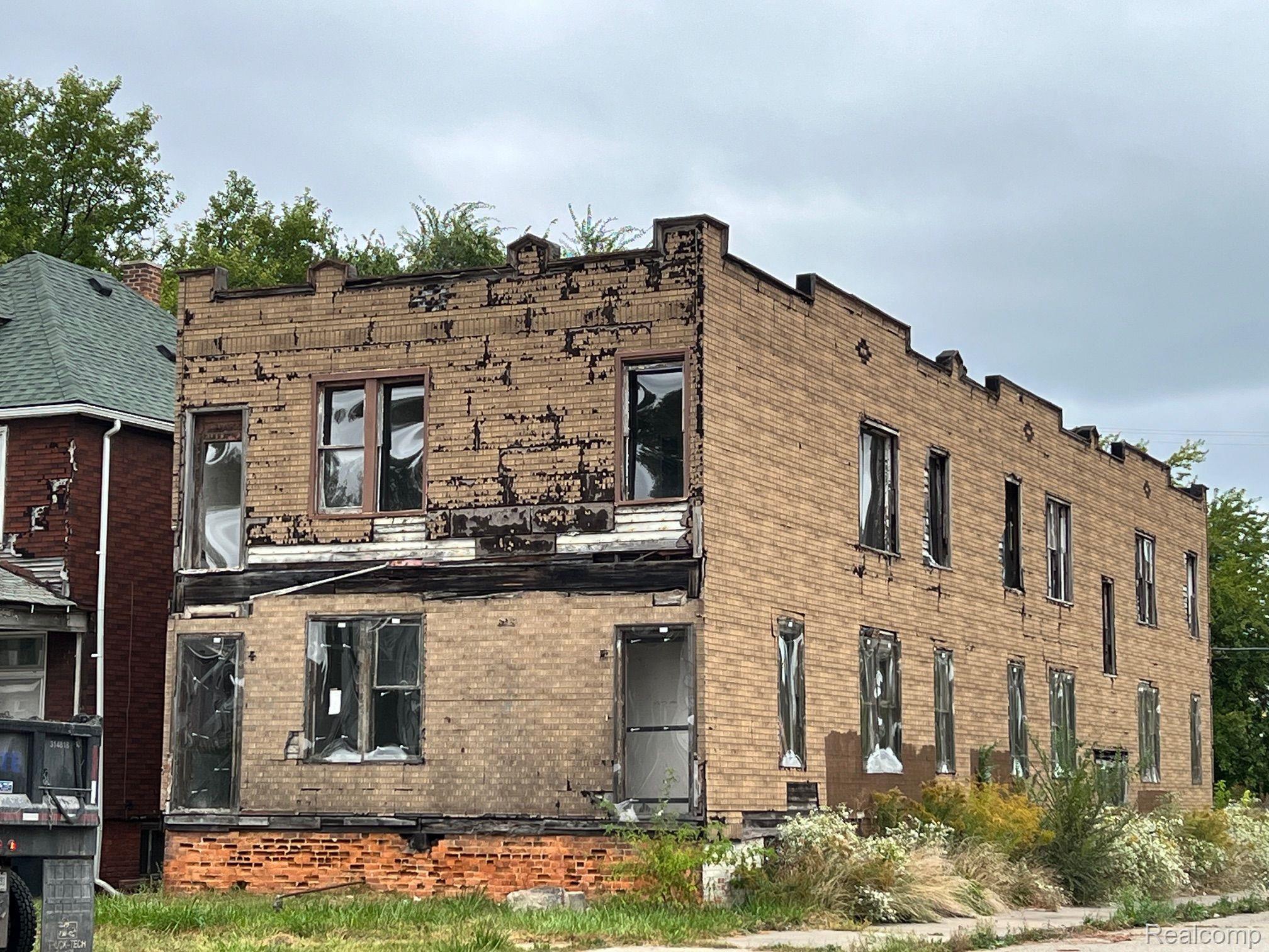 Photo 1 of 39 — 5700 TOWNSEND Street, Detroit City, MI 48213