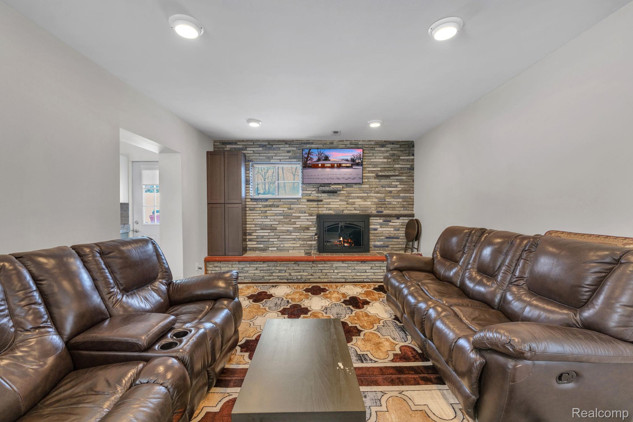 31565 Marquette Street