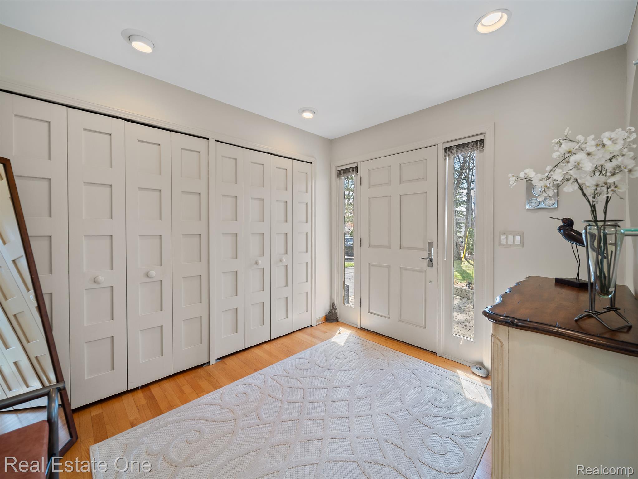 4965 GROVER Drive