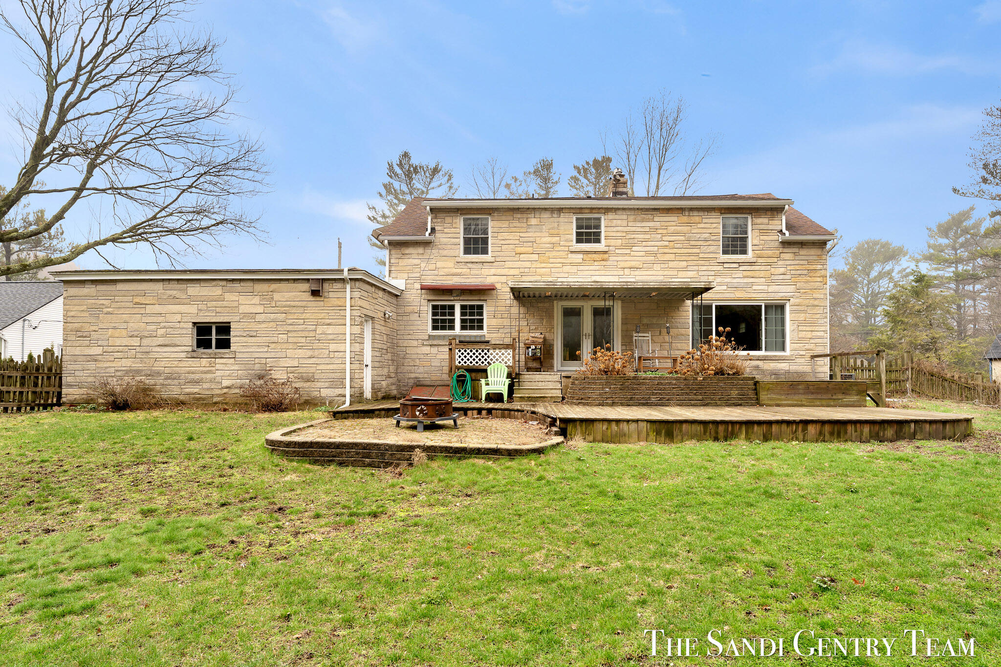 15008 Lakeshore Drive