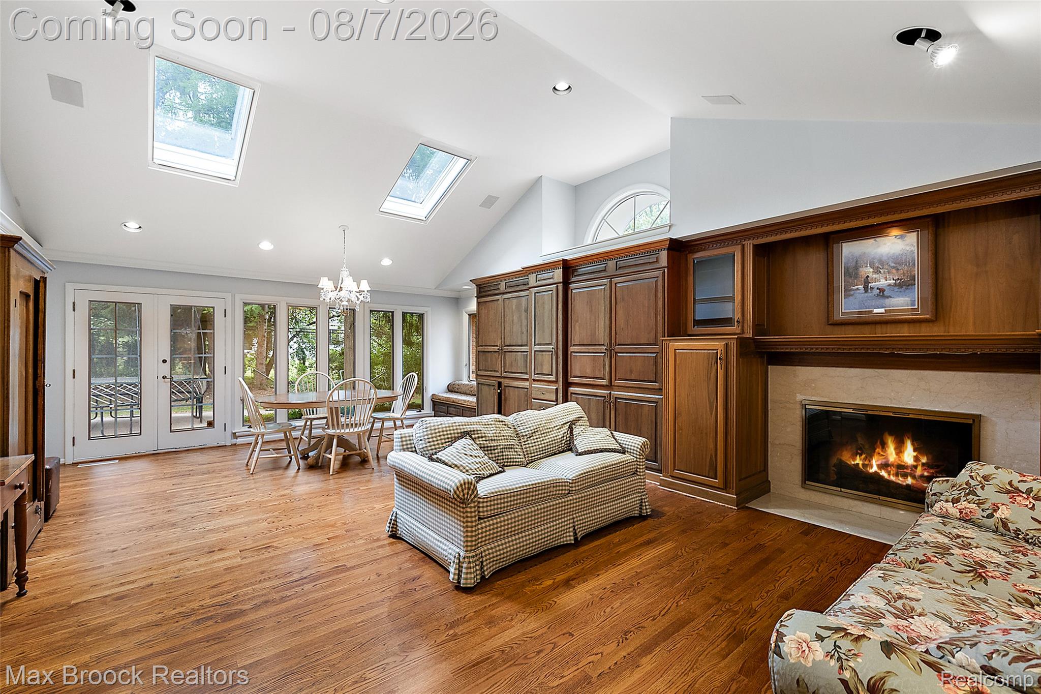 645 Lone Pine Road