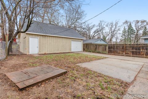 Tiny photo for 2655 Longfellow Avenue SW, Wyoming City, MI 49509 (MLS # 65026013415)