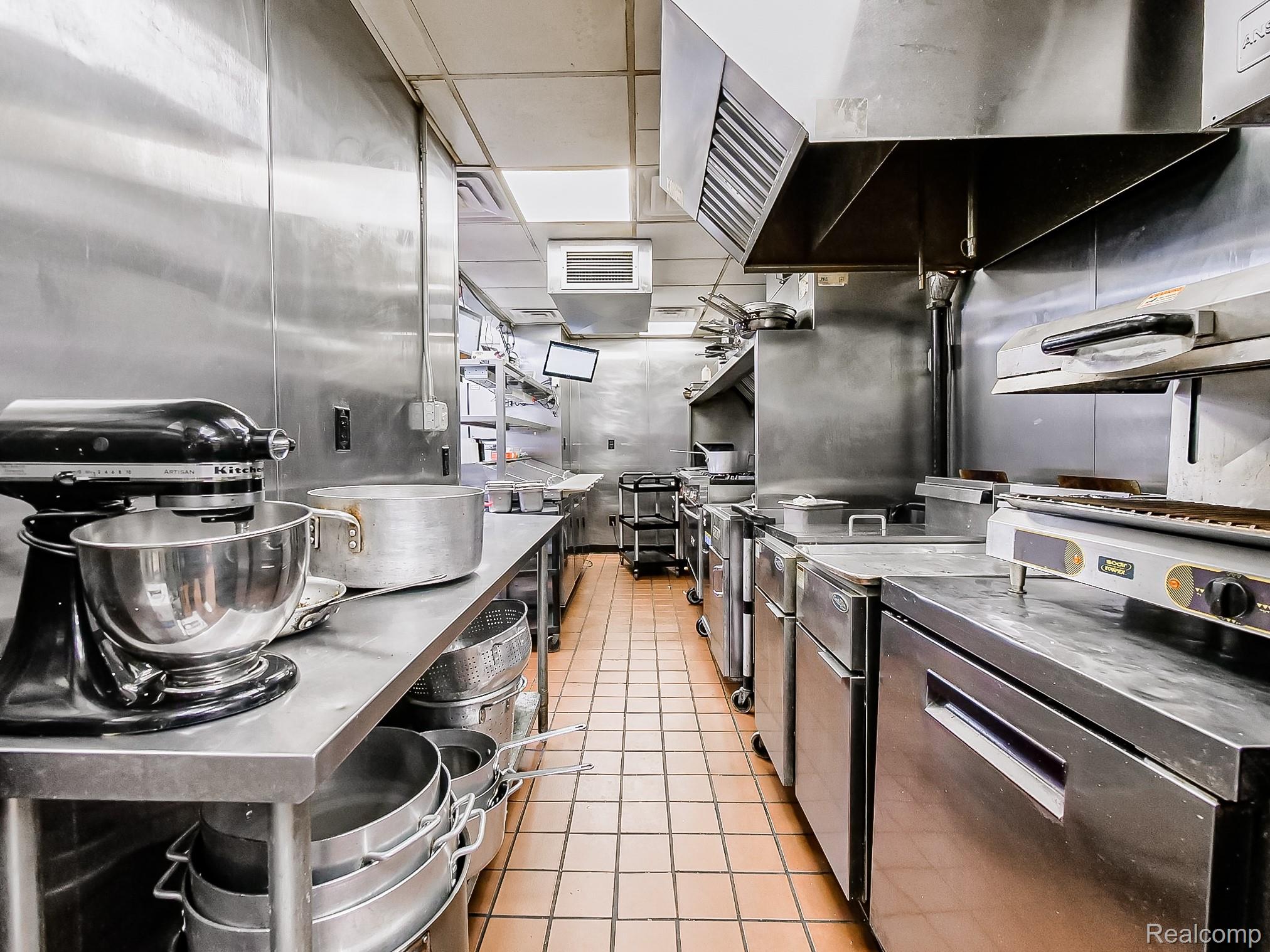 19416 Livernois Avenue