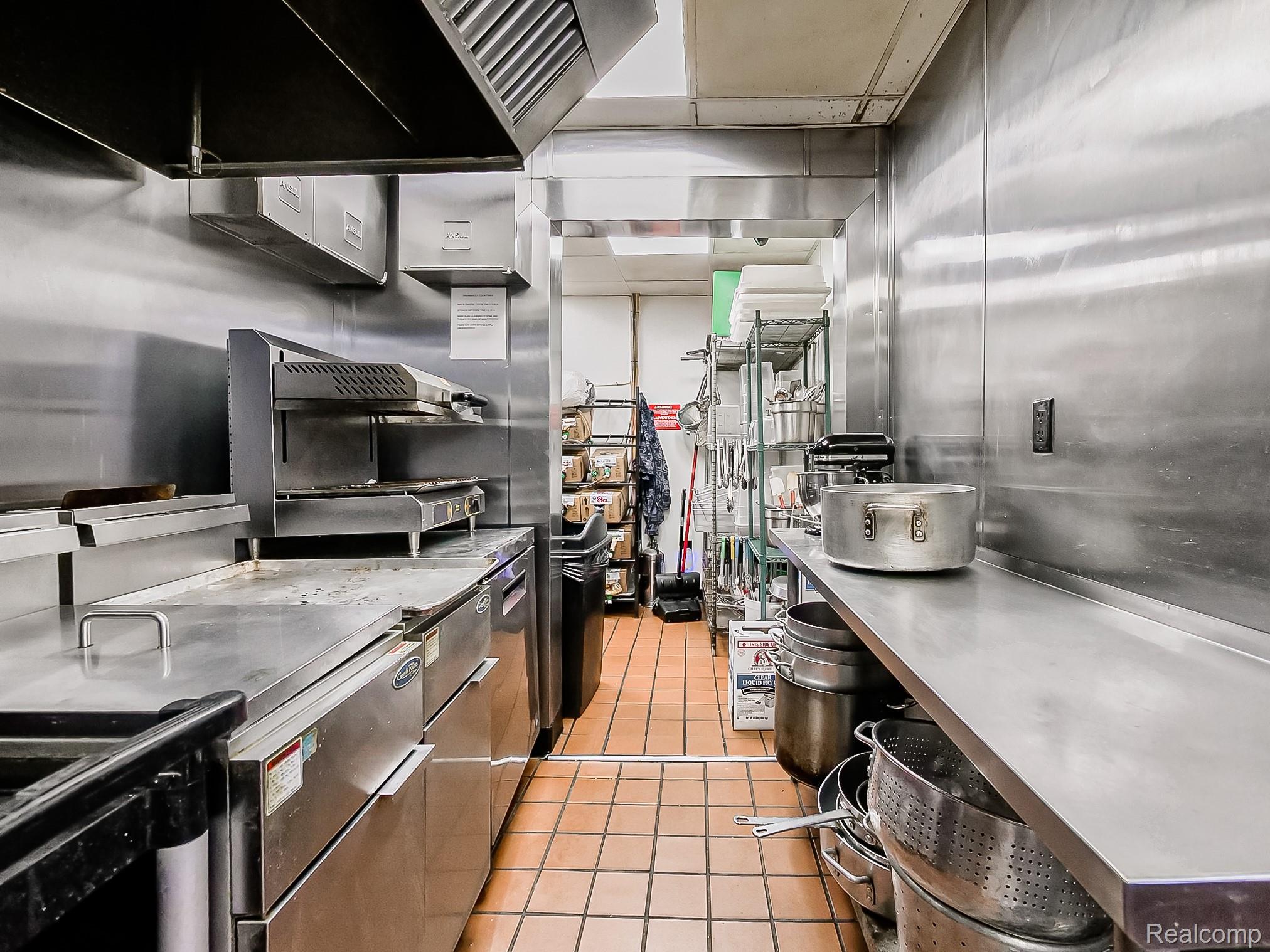 19416 Livernois Avenue