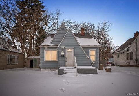 911 N Perry Street Pontiac City MI 48340