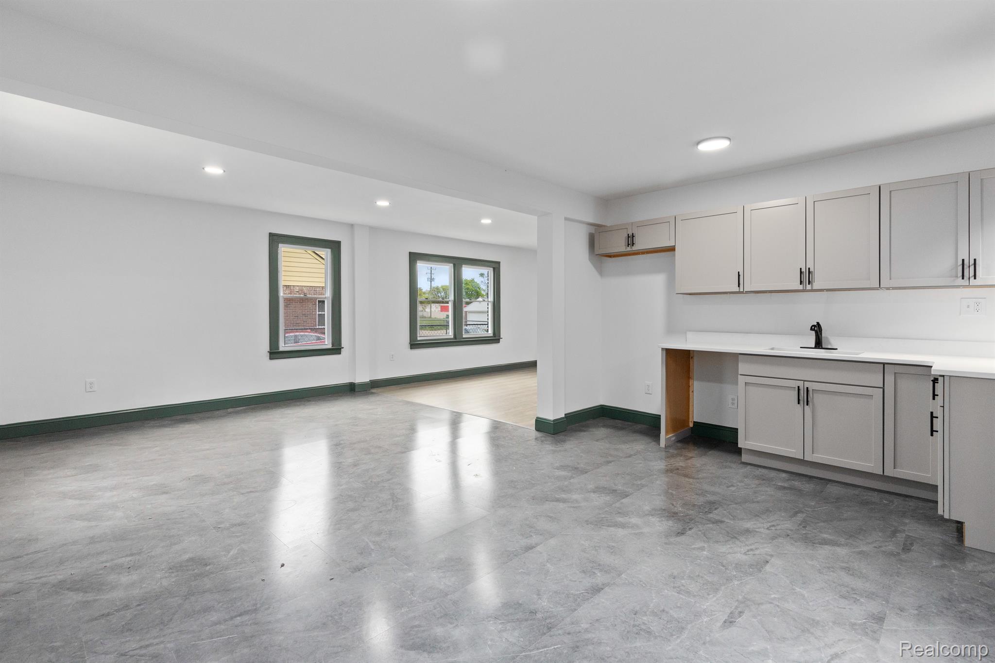 Detroit City, Michigan 48238, United States, 4 Bedrooms Bedrooms, ,3 BathroomsBathrooms,Residential,Active,135998