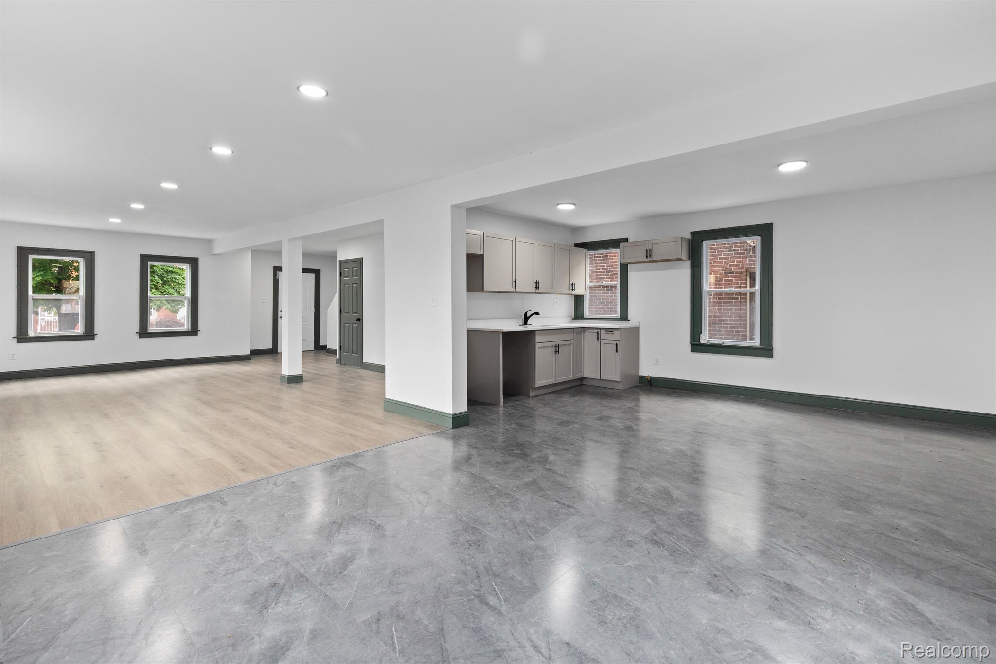Detroit City, Michigan 48238, United States, 4 Bedrooms Bedrooms, ,3 BathroomsBathrooms,Residential,Active,135998