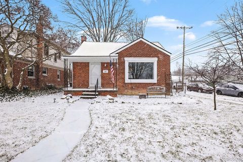 Photo of 163 Chippewa Avenue, Royal Oak City, MI 48073 (MLS # 20261001641)