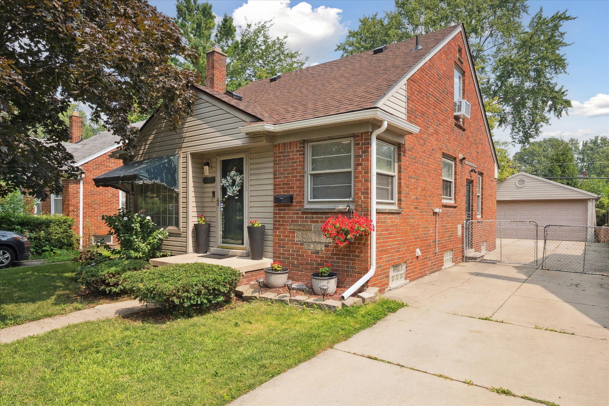 21731 Bournemouth Street
