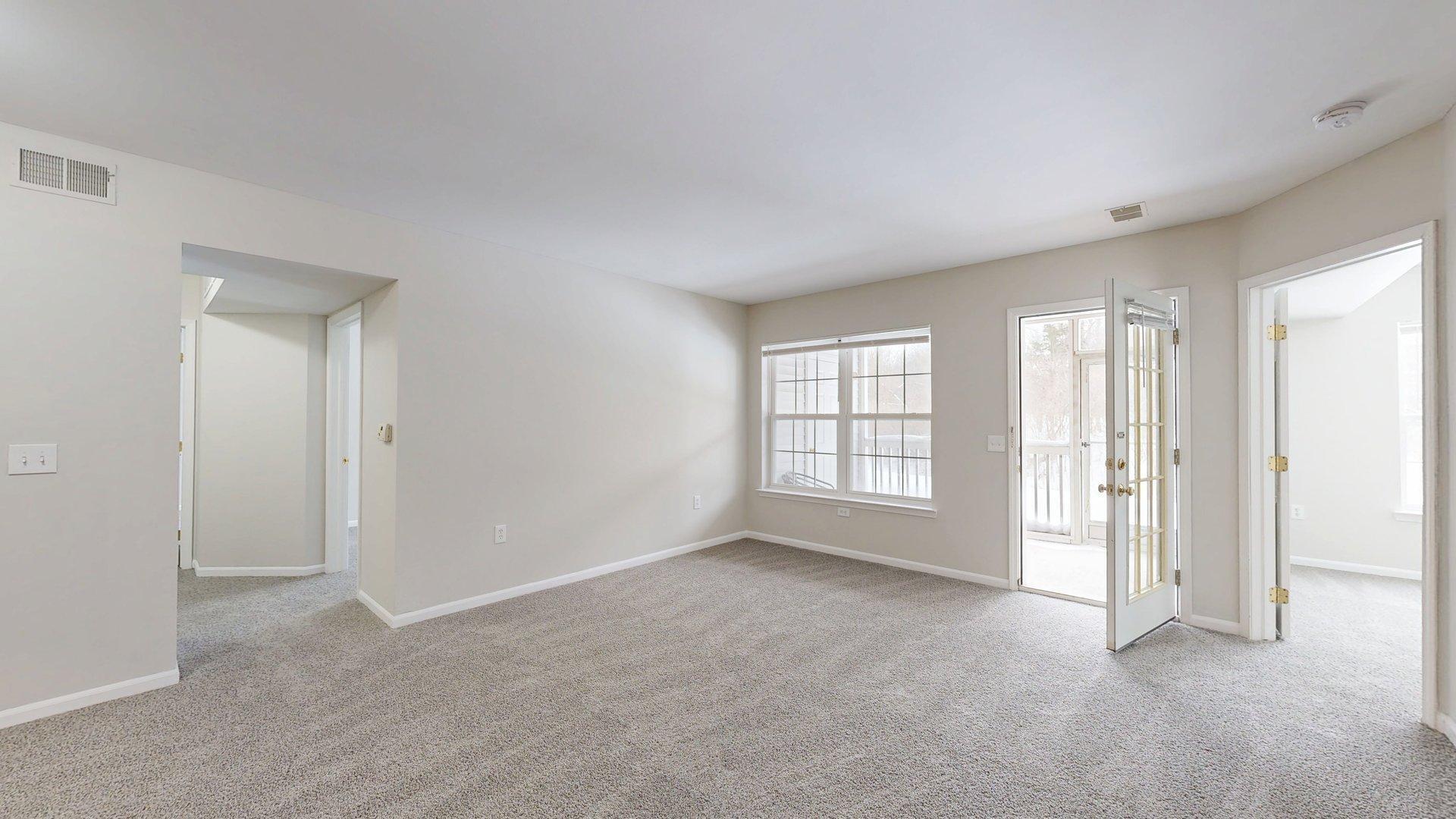 2740 S Knightsbridge Circle