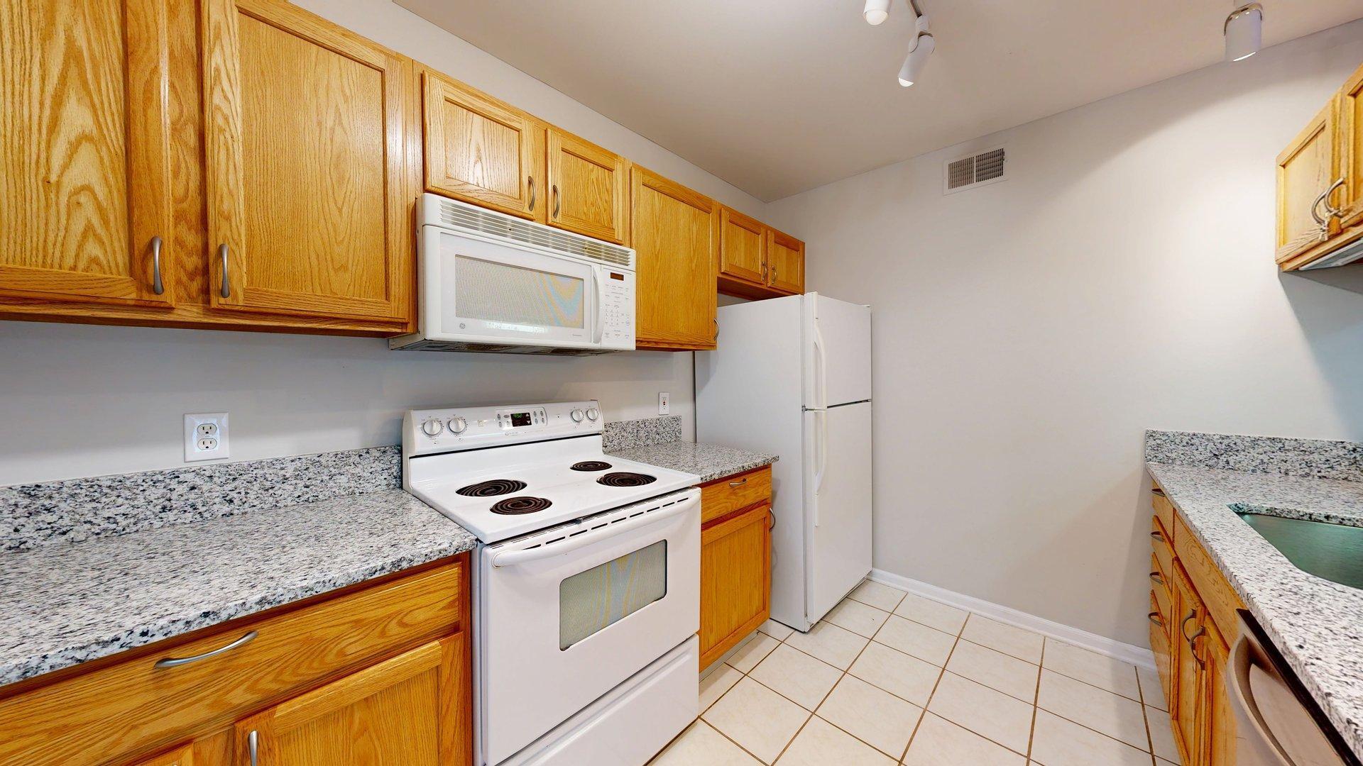 2740 S Knightsbridge Circle