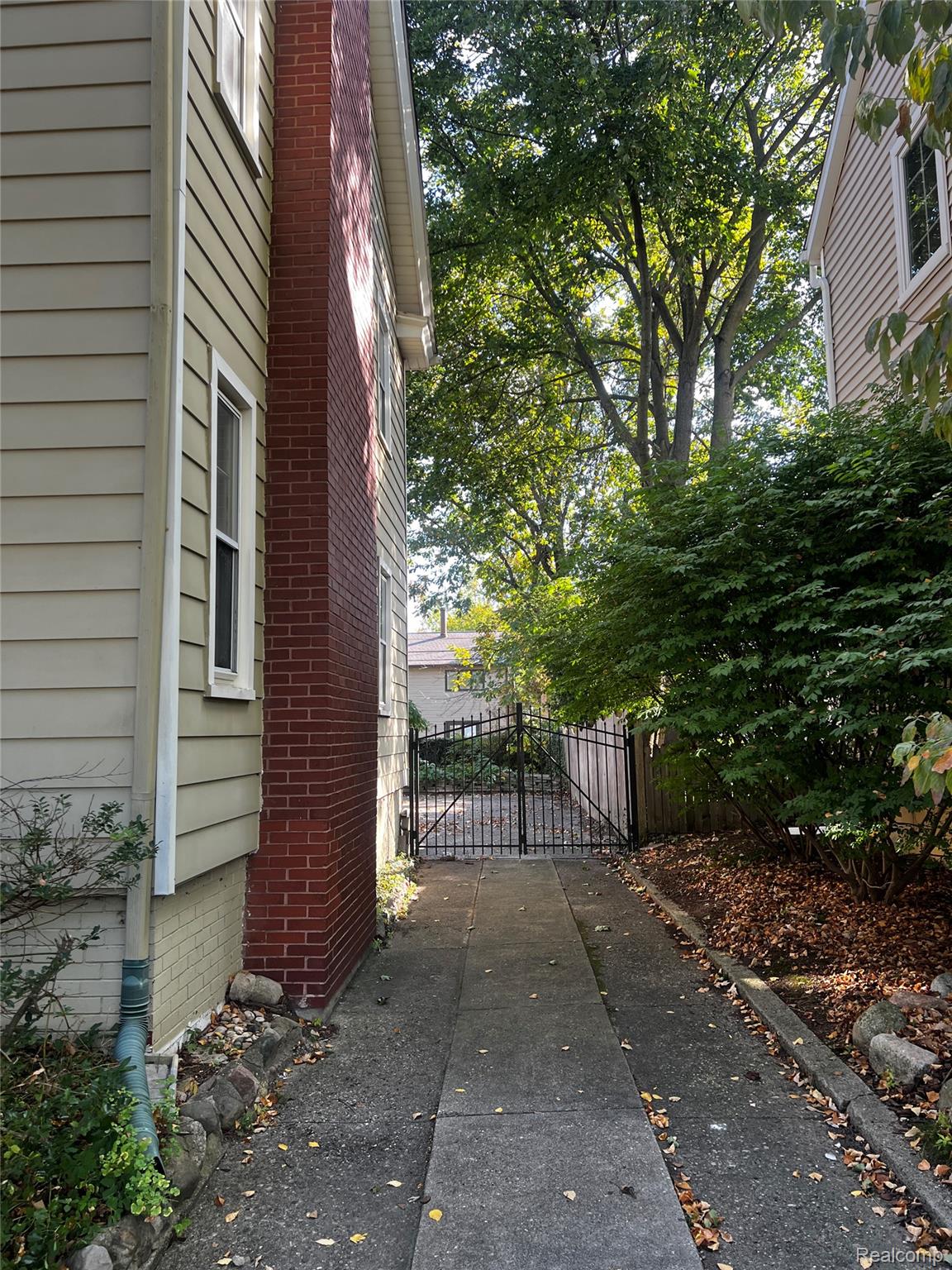 Birmingham City, Michigan 48009, United States, 3 Bedrooms Bedrooms, ,2 BathroomsBathrooms,Residential,Active,209097