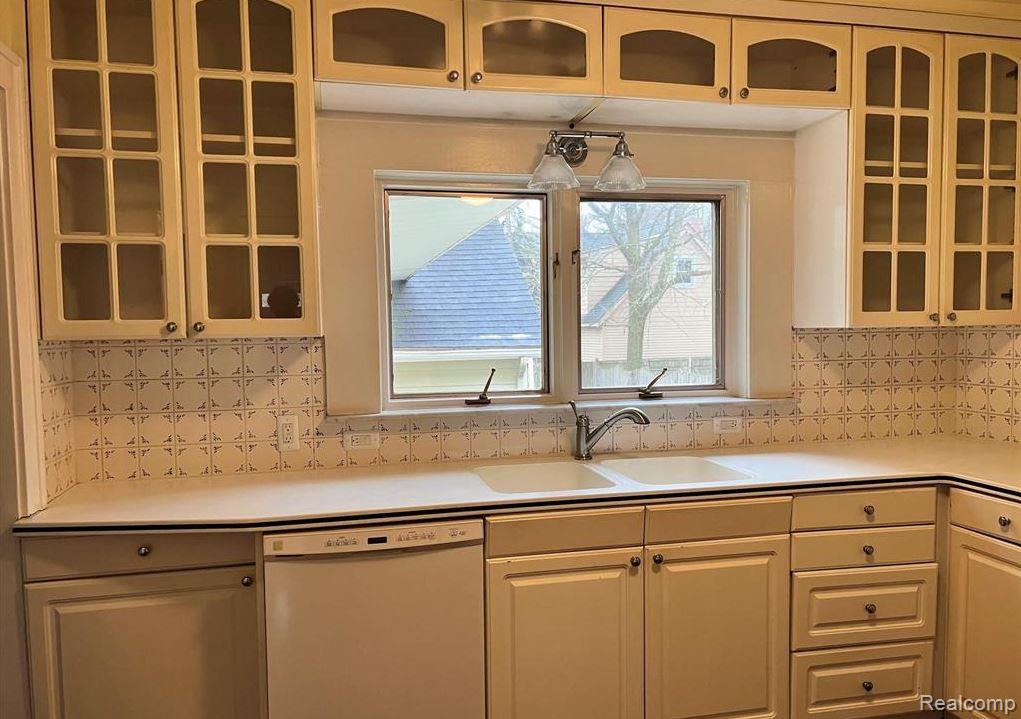 Birmingham City, Michigan 48009, United States, 3 Bedrooms Bedrooms, ,2 BathroomsBathrooms,Residential,Active,209097