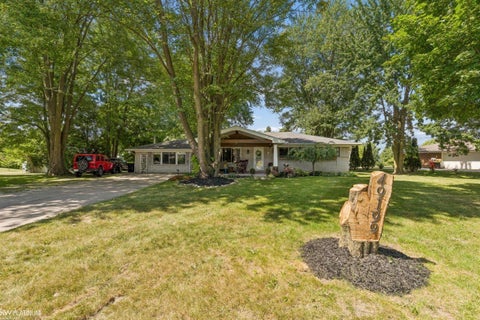 Photo of 49199 Fairchild Road, Macomb Township, MI 48042 (MLS # 58050220040)