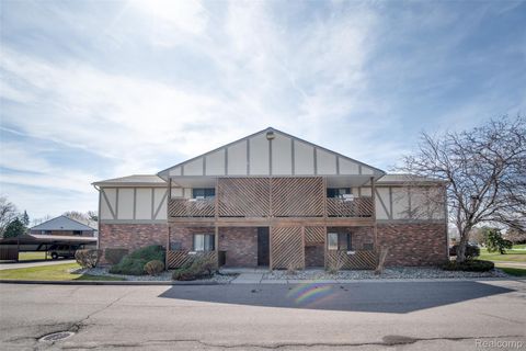 16432 Clarkson Drive 61 Fraser City MI 48026