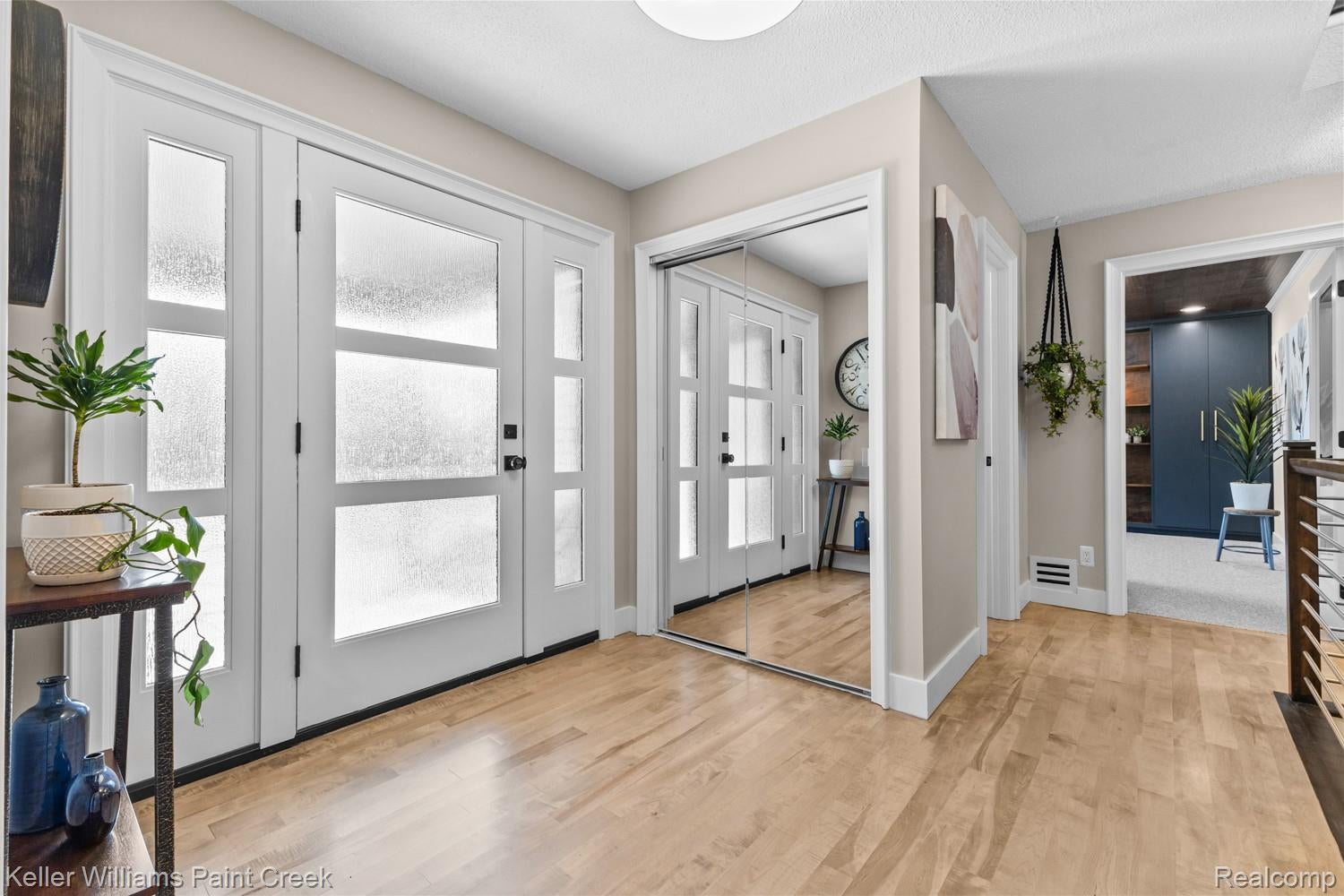 5800 Lockwood Drive